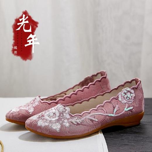 XQ-新款时尚立体花珠片绣花布鞋 商品图0