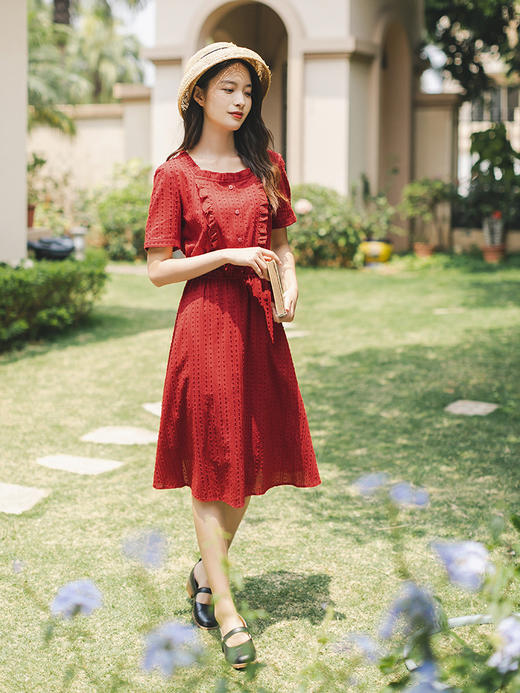 茵曼2020夏装新款连身裙短袖方领古典拼接花边复古红文艺少女裙装