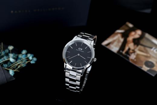 DW新款，同步更新，全新手表设计，全新ICONIC LINK钢带腕表瞩目登场 LAY ZHANG 气质演绎，男女同款 商品图5