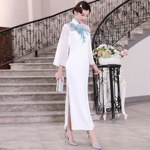 DLQ-A2376新款中国风优雅气质刺绣晚礼服 商品图0