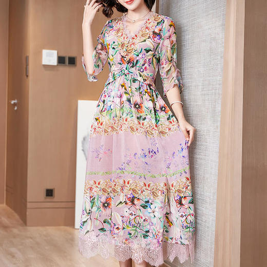 FP-F5104新款V领蕾丝花边真丝印花裙 商品图1