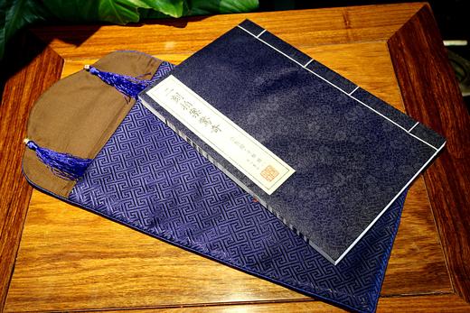 【崇贤文创】崇贤馆定制款书袋 手工裁缝制作祥云 丝绸织锦缎回纹面料 中式传统工艺 高精密电脑刺绣 采用中国传统珐琅的流苏工艺 商品图8