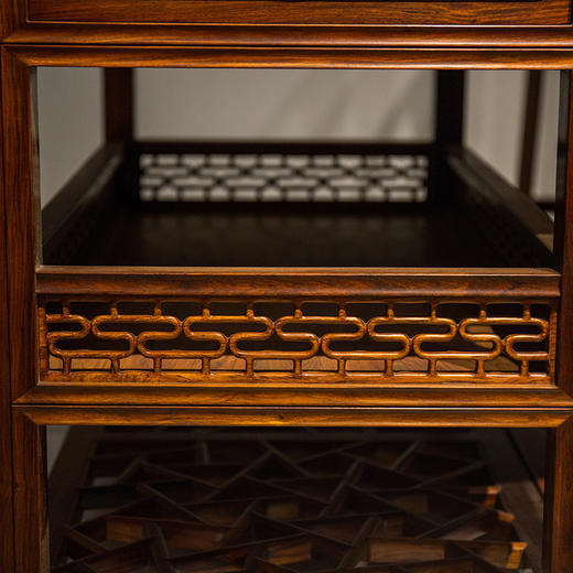 20世纪 海南黄花梨三联写字台 商品图4