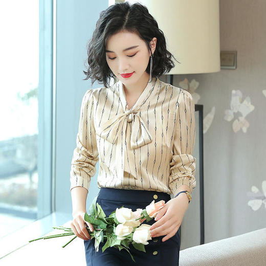 TC X89102018新款衬衣女春装韩版上衣时尚蝴蝶结系带长袖宽松条纹真丝衬衫 商品图3