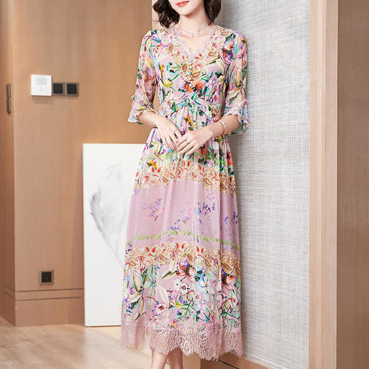 FP-F5104新款V领蕾丝花边真丝印花裙 商品图0