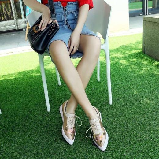 OLD-J392新款民族风绣花真皮松糕鞋 商品图1