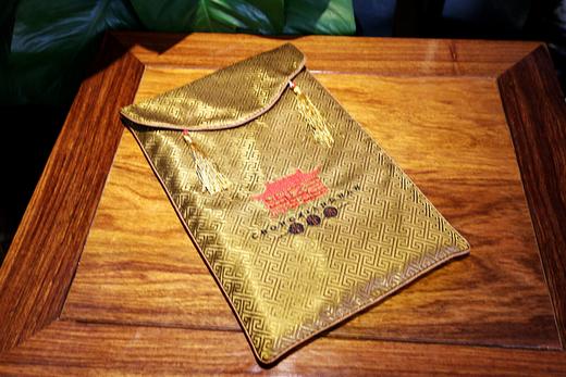 【崇贤文创】崇贤馆定制款书袋 手工裁缝制作祥云 丝绸织锦缎回纹面料 中式传统工艺 高精密电脑刺绣 采用中国传统珐琅的流苏工艺 商品图4