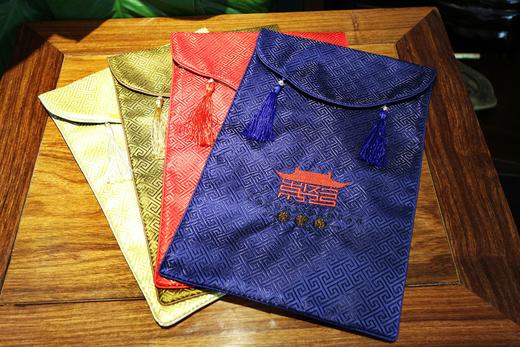 【崇贤文创】崇贤馆定制款书袋 手工裁缝制作祥云 丝绸织锦缎回纹面料 中式传统工艺 高精密电脑刺绣 采用中国传统珐琅的流苏工艺 商品图0