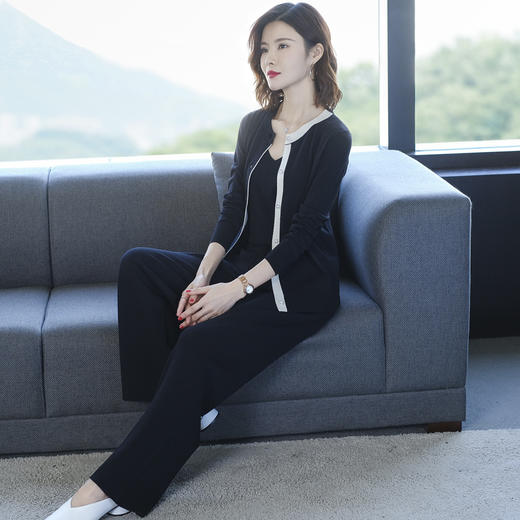 AHM-spzz6203冰丝针织新款气质小香风背心时尚开衫三件套 商品图2