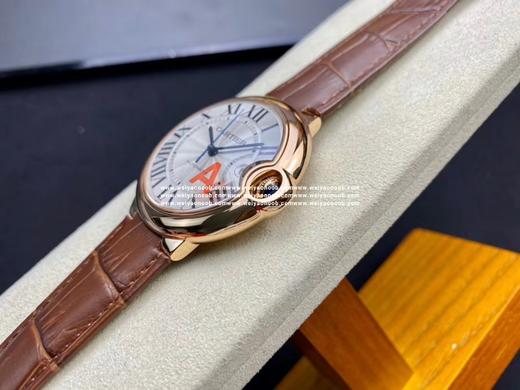 V6 厂 卡地亚 全玫瑰金 蓝气球 可搭载皮带和钢带，42mm 直径42x13mm，搭载2824自动机械机芯，316精钢表壳，凸形鱼眼蓝宝石镜面，烧蓝钢针，折叠扣，防水50米！乱真之作！ 商品图3