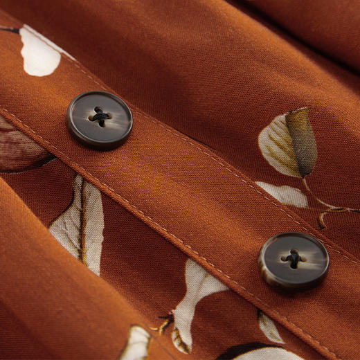 fd130905桦茶色印花小方领连衣裙