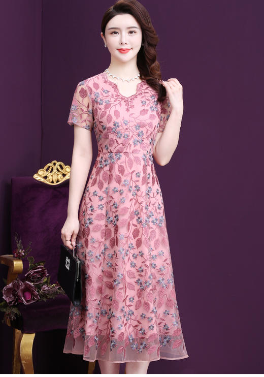 WXY-3270V领刺绣气质蕾丝法式甜美遮肉A字裙 商品图2