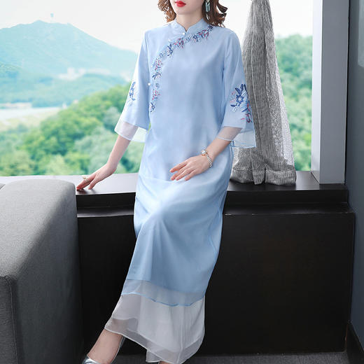 THX-020104017新款女神范高腰宽松复古中国风七分袖立领刺绣连衣裙 商品图1