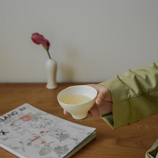 「中国 新之舍」奶酪白釉 茶杯 / 茶碗 商品图4