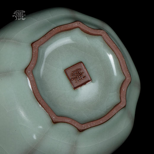 问鼎官窑宋青镜花杯 商品图4