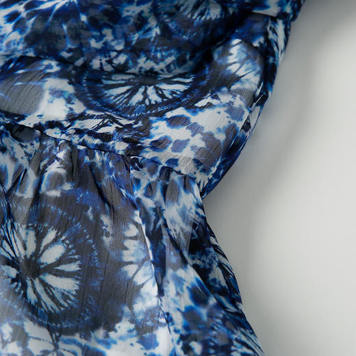 VIMAGE纬漫纪女装初春夏长袖浪漫印花修身雪纺衫小上衣V1313917 商品图7