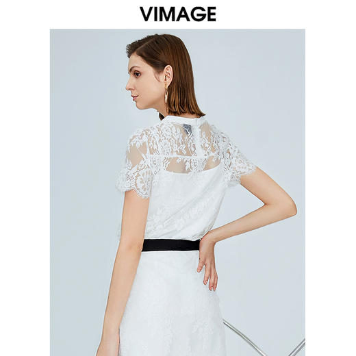 vimage纬漫纪设计师品牌新款夏季时尚通勤OL短袖圆领蕾丝衫上衣女V1113724 商品图3
