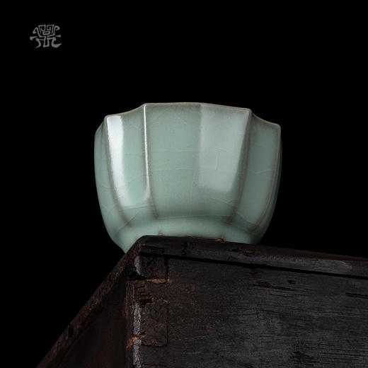 问鼎官窑宋青镜花杯 商品图2