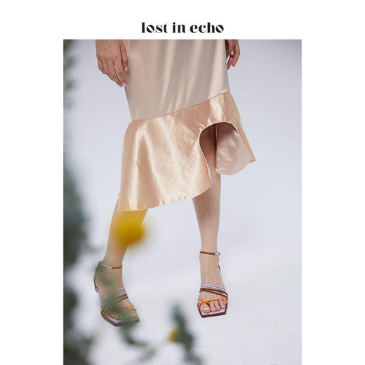 【微瑕疵不退不换】lost in echo 设计师2020新款时尚 多细带方头矮跟凉鞋 4色可选 商品图0