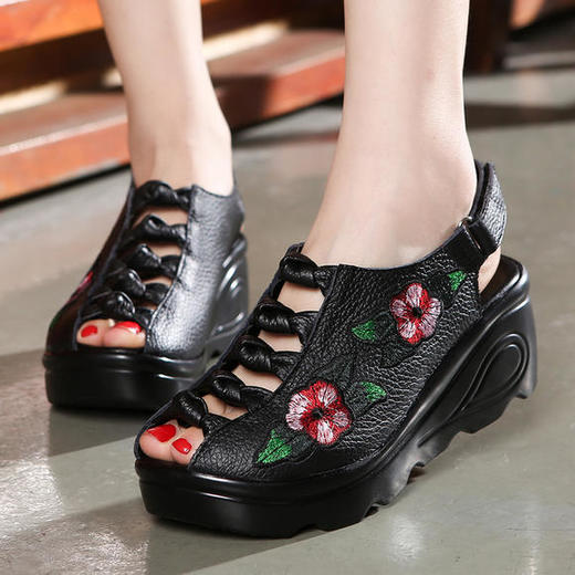 ZYFS9841新款民族风坡跟镂空透气真皮凉鞋 商品图3