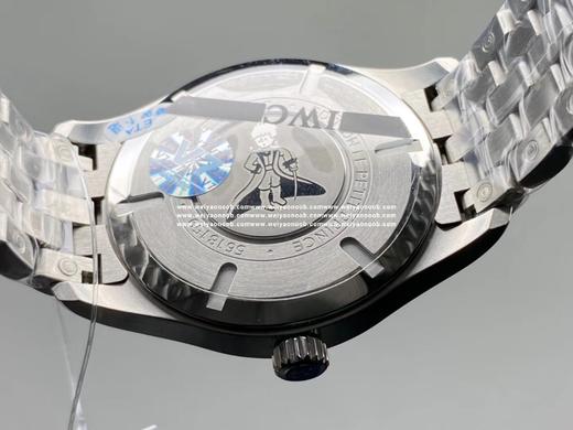 V7厂神器 IWC飞行员马克十八传承腕表超级副本终极版 升级如下：1.秒针针孔升级同步原装小帽子结构2.日历窗口阶梯感增强，字面放射纹加强3.白面升级同步原装“水滴”刻度及超级夜光4.表扣扣 商品图7