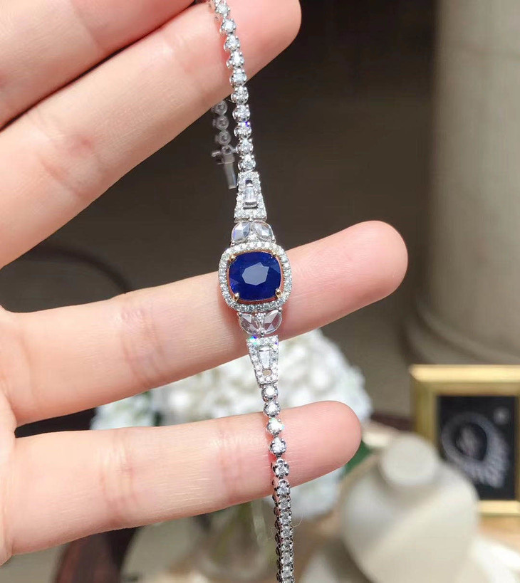 矢车菊蓝宝石手链n主石331克拉柔和细腻的色调高贵到骨子里的一款搭配