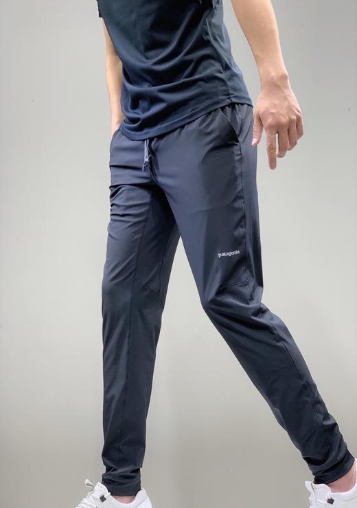 点此购买巴塔男款速干超薄运动裤左145222