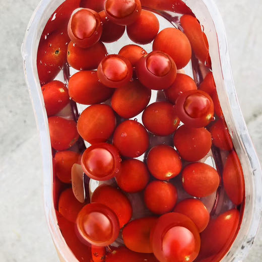 玲珑千禧小番茄，肉厚皮薄，咬一口，清甜的果汁马上喷涌而出。浓郁原始又清爽的番茄滋味爽口又怡人～好吃！停不下来！ 商品图9