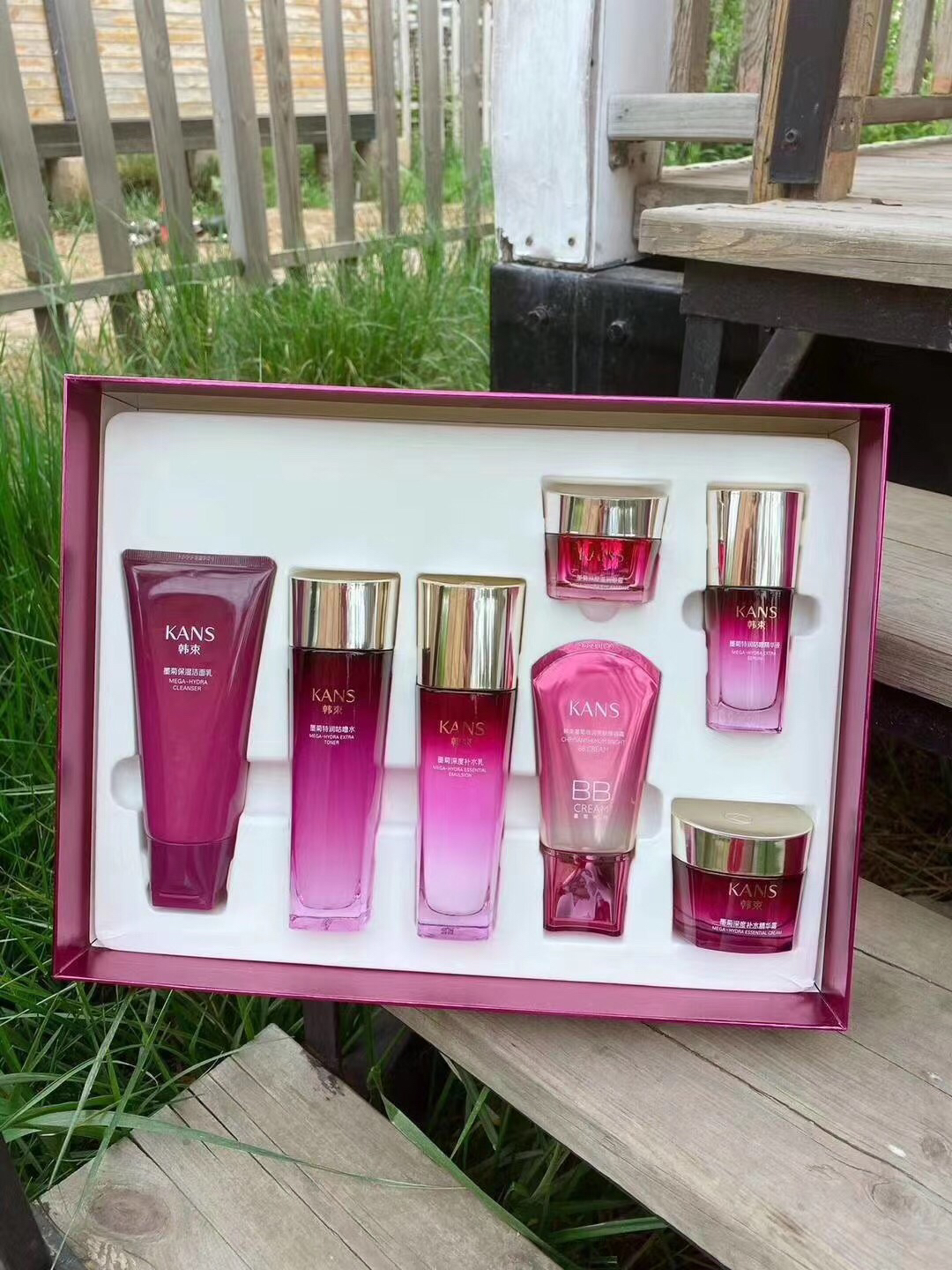 韩束巨补水墨菊七件套盒