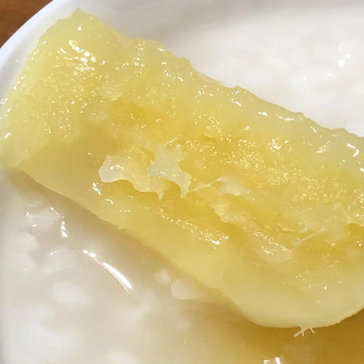 52度良作地瓜| 52度地瓜含丰富的膳食纤维又能有效阻止糖分变为脂肪，促进胃肠蠕动和防止便秘。每100克52度良作红薯仅含1.3克脂肪、36大卡热量，是理想的低脂低卡食品，堪称没有负担的甜蜜~ 商品图1