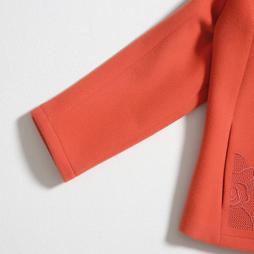 佐尔美新品秋冬新品纯色复古单排扣短款女毛呢外套E64ZD24 商品图3