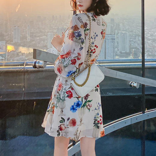 裁缝学苑 AG49v领连衣裙轻熟风灯笼袖裙子服装纸样裁剪图纸 商品图3