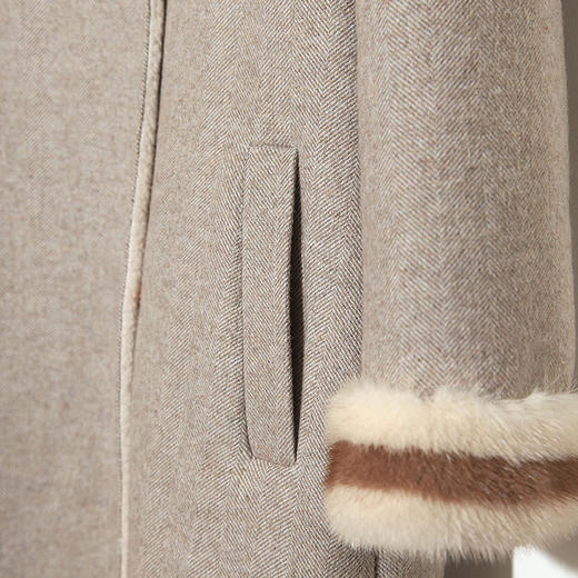 佐尔美冬季新品 纯色气质中老年女士中长款羊剪绒毛领大衣E84YJ27 商品图3