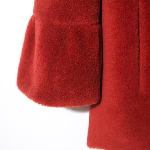 佐尔美冬季新品中老年女士纯色简约气质羊剪绒大衣中短款E84YJ35 商品图2