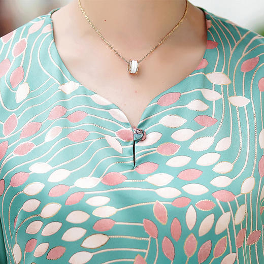 YCE-A744-A802短款妈妈洋气中老年女装雪纺碎花小衫ZXH 商品图3