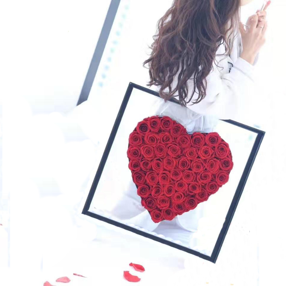 水晶恋人----精品永生花66支红玫瑰心形全透明礼盒