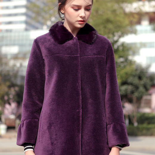 佐尔美冬季新品中老年女士纯色简约气质羊剪绒大衣中短款E84YJ35 商品图4