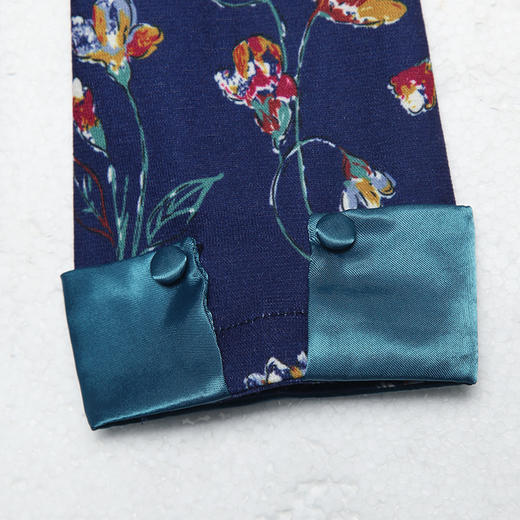 佐尔美新品秋季新品女士中袖修身优雅V领印花衬衫E83CC26 商品图2