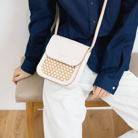 植鞣白斜跨小方包