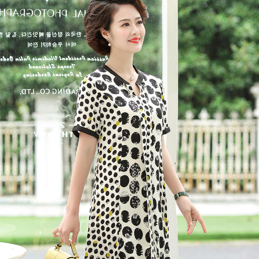 WZNH-YIZX7997夏新款仿真丝黑色波点收腰优雅名媛风真丝连衣裙 商品图2