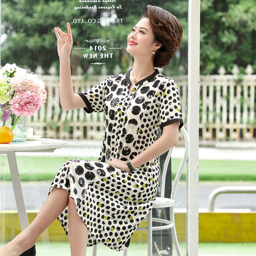 WZNH-YIZX7997夏新款仿真丝黑色波点收腰优雅名媛风真丝连衣裙 商品图0