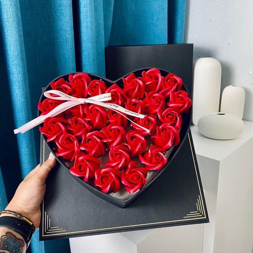 d051575爱情助力表白神器红玫瑰爱心花盒