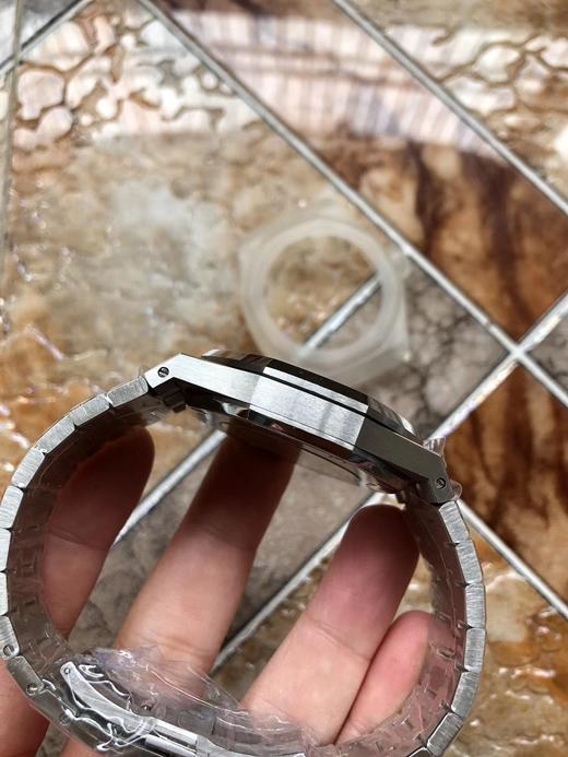 JF爱彼皇家橡树15400，3120自动机械机芯，男士手表，材料：精钢 动力储备：60小时 表径：41毫米 表壳厚度：9.8毫米 表壳材质 商品图14