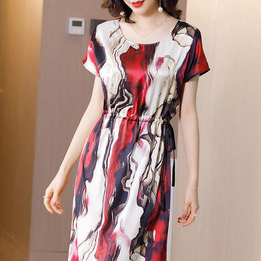 KQ-81070新款系带收腰条纹印花桑蚕丝连衣裙 商品图1