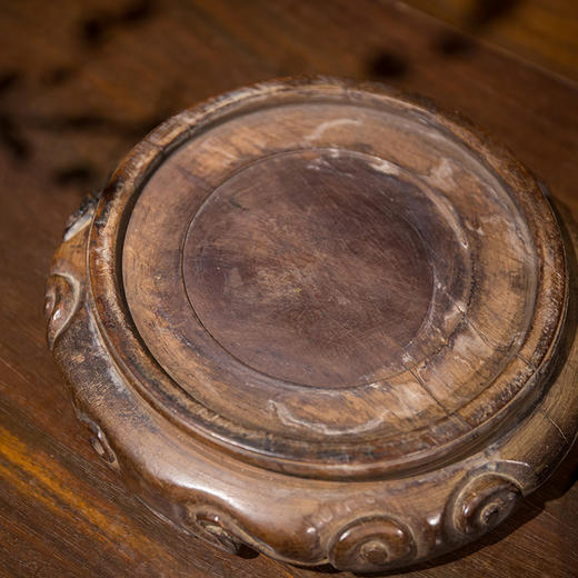 清代  红木云纹三足器座 商品图3