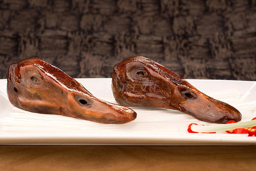 臻峰 湖南特产散装酱鸭头7.00元/个  酱香熟食小吃 办公室休闲零食酱鸭头 商品图0