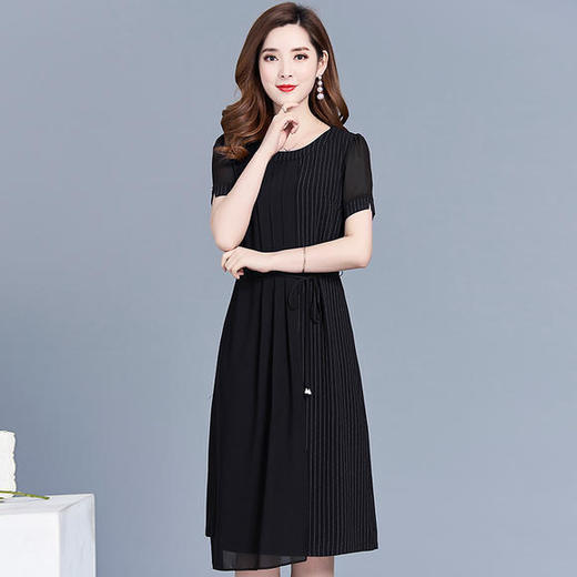 YWE-OS19ZY913修身显瘦气质大码条纹连衣裙 商品图1