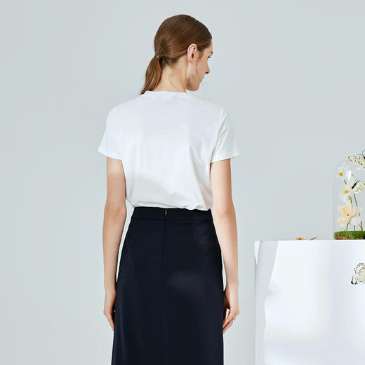EITIE爱特爱夏季新款时尚百搭基础打底舒适弹力圆领印花T恤女B2013426 商品图3