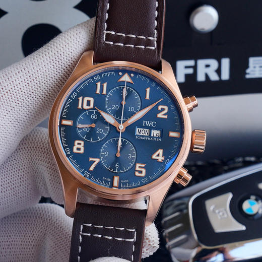 【翱翔蓝天 进击之梦】IWC万国 飞行员系列新作IW377713小王子特别版，7750机芯同步原装，表针尾部微微弯曲，双面防眩晕蓝色镀膜。成就此卓越非凡的飞行腕表。 商品图2