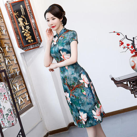 QQ-9712夏季新款荷花真丝旗袍裙 商品图1
